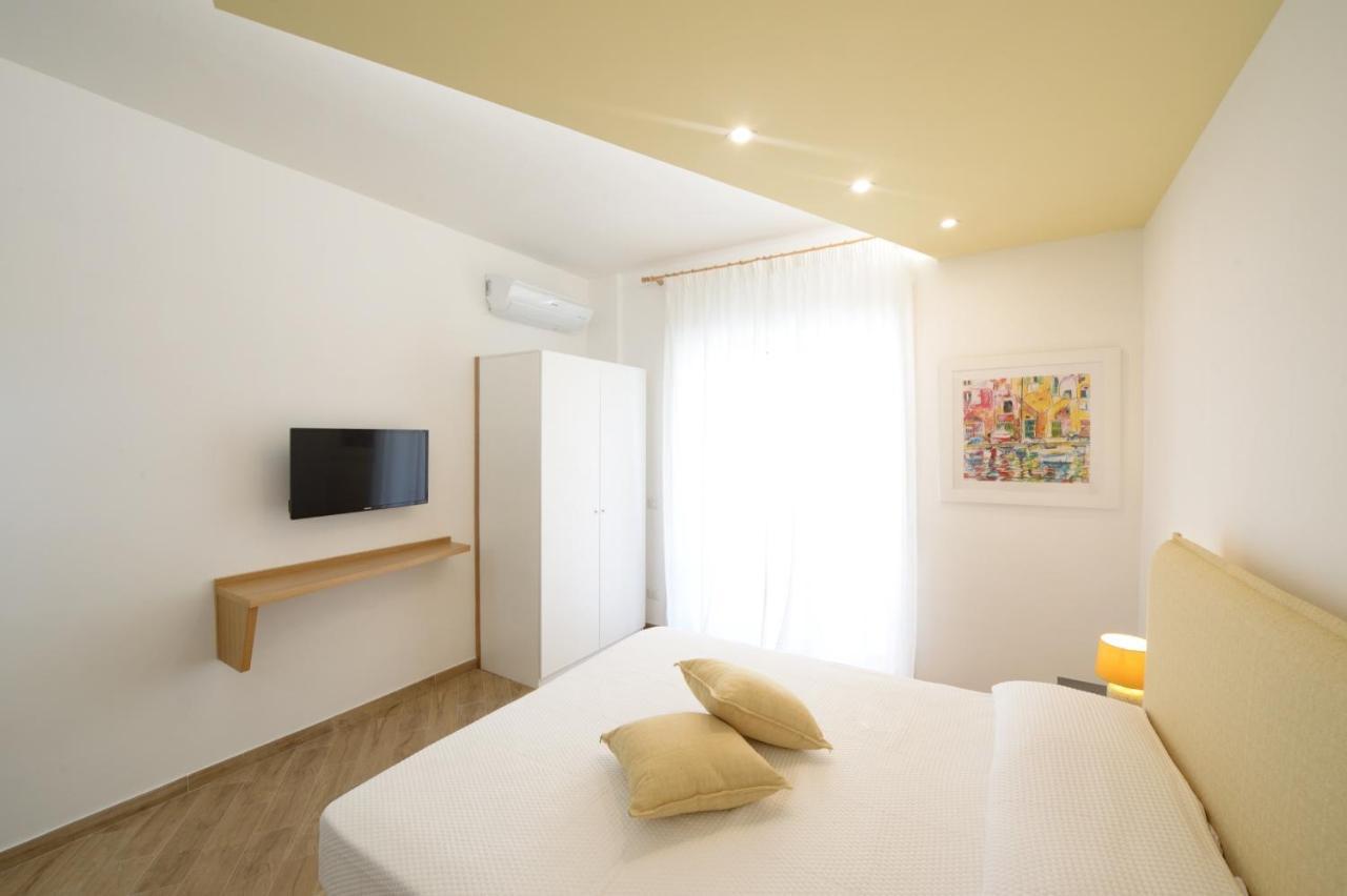 Hotel Il Sanfilippo à Naples Extérieur photo