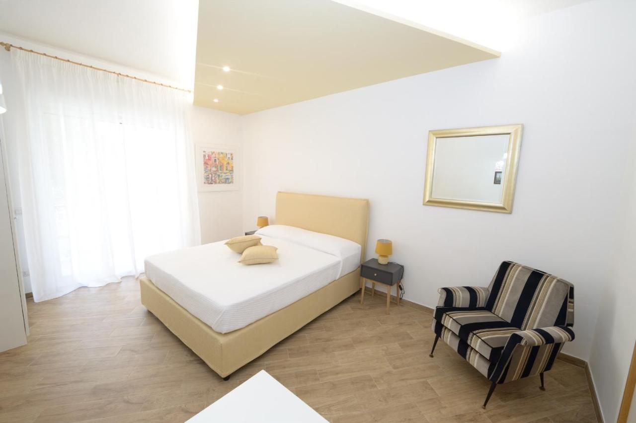 Hotel Il Sanfilippo à Naples Extérieur photo