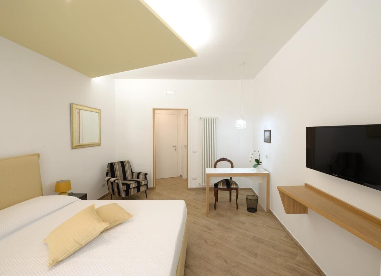 Hotel Il Sanfilippo à Naples Extérieur photo