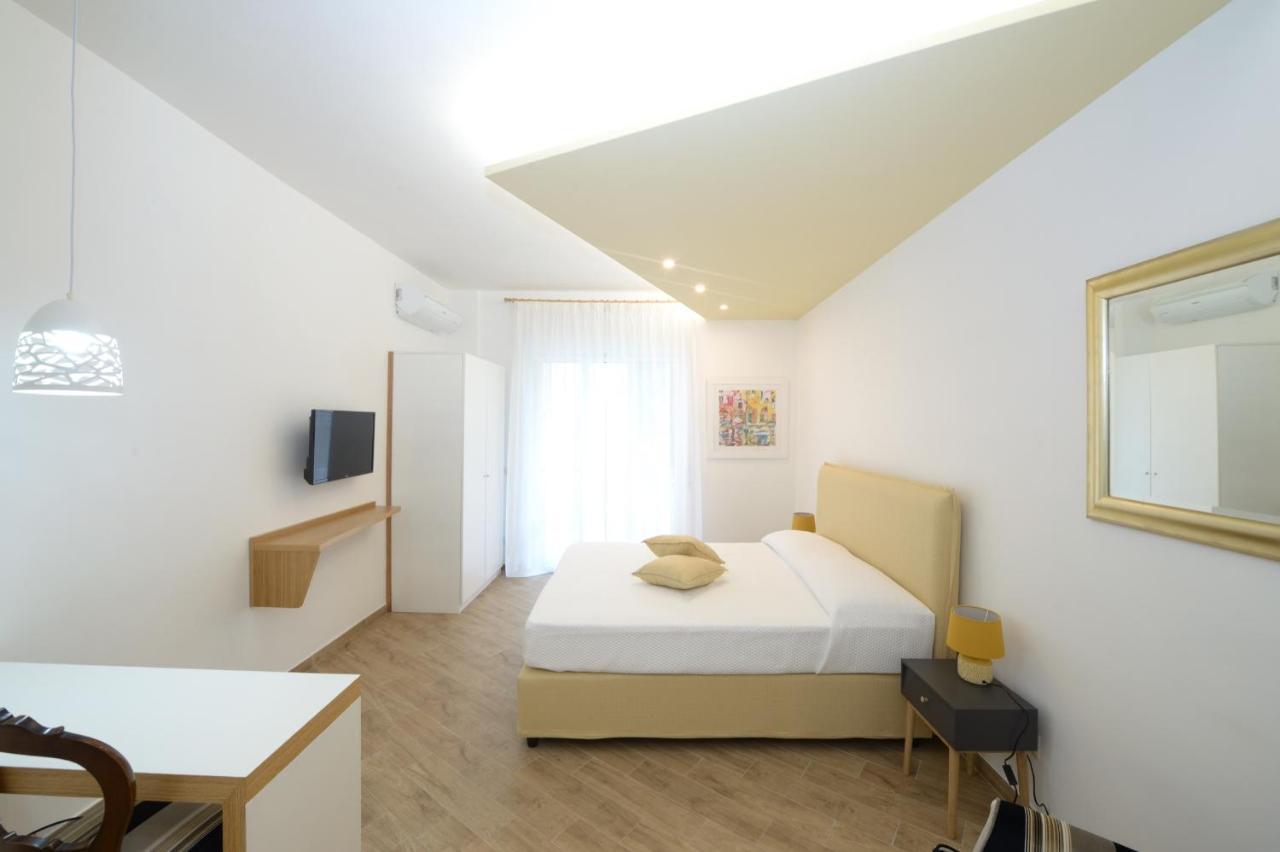 Hotel Il Sanfilippo à Naples Extérieur photo